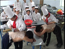 ����Ӣ������N����Ӗ(x��n)�W(xu��)У