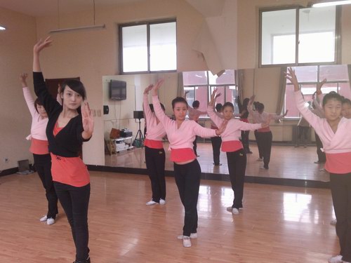 ʯ���f�W(xu��)ǰ�����W(xu��)У��ʲô�n���O(sh��)�ã�