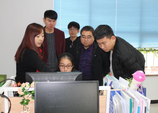 �ӱ������������̼��g�����WУ��������(chu��ng)Ԫ�����M�ИI(y��)�ս���