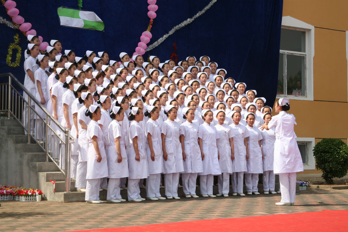 ʯ���f��ʹ�oʿ�WУ2018�괺����������