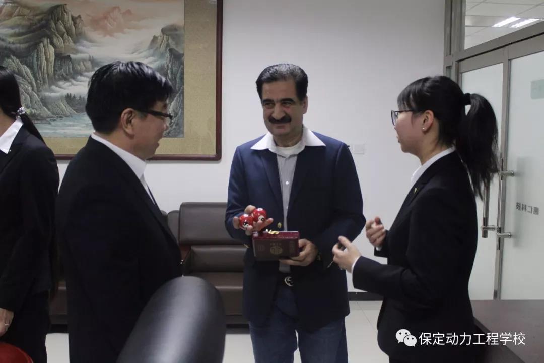 保定動力工程學(xué)校與巴基斯坦簽署技能人才聯(lián)合培養(yǎng)合作備忘錄 保定動力工程學(xué)校與巴基斯坦簽署技能人才聯(lián)合培養(yǎng)合作備忘錄