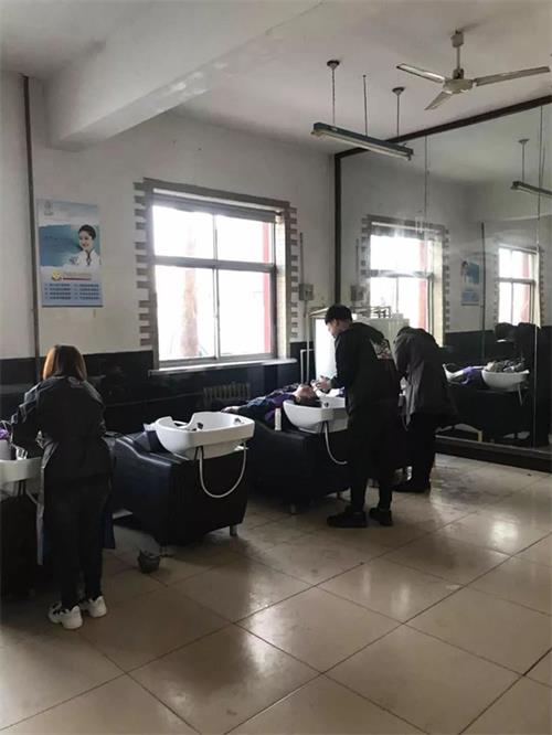 ����һ�괺ů���_�������|�������W(xu��)У����w���� 