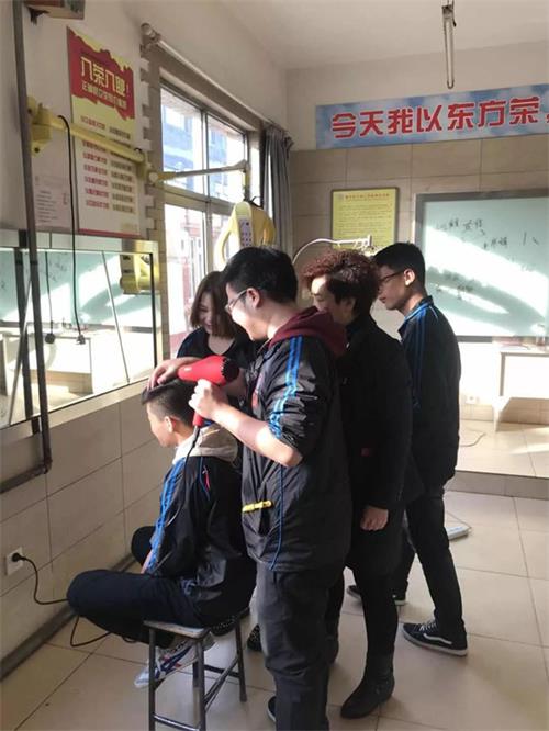 ����һ�괺ů���_�������|�������W(xu��)У����w���� 