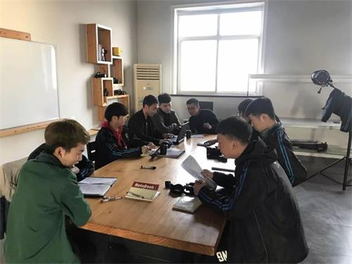 ����һ�괺ů���_�������|�������W(xu��)У����w���� 