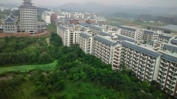 ��ɽ���޼�У���I(y��)����Щ��