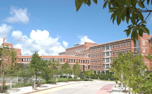 �ӱ�ʡ���V�F·�W(xu��)УУ�L�wܭһ�и���(chu��ng)Ԫ�����������