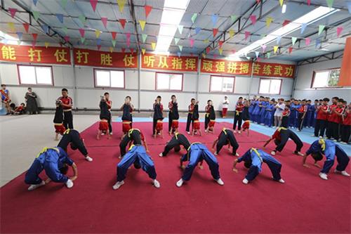 ���ĺ���׌�����Ć������@���(l��i)���ӱ����g(sh��)�W(xu��)У�o��һ��(g��)�@ϲ��