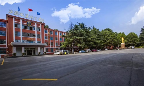 走進西安鐵道職業(yè)學校感受校園文化 走進西安鐵道職業(yè)學校感受校園文化