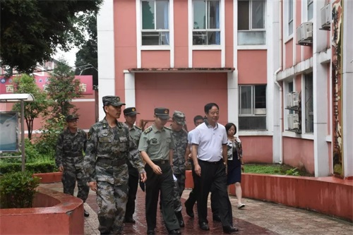 記西安鐵道職業(yè)學(xué)校預(yù)備役接受師戰(zhàn)備檢查 記西安鐵道職業(yè)學(xué)校預(yù)備役接受師戰(zhàn)備檢查