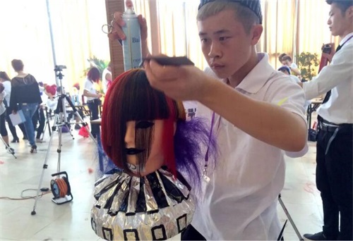 �����|�������W(xu��)У���|����Ӣ-������