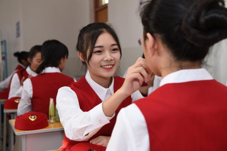 ��������(r��n)�ֿعɼ��F(tu��n)���F�W(xu��)Ժ�̌W(xu��)�Æ���