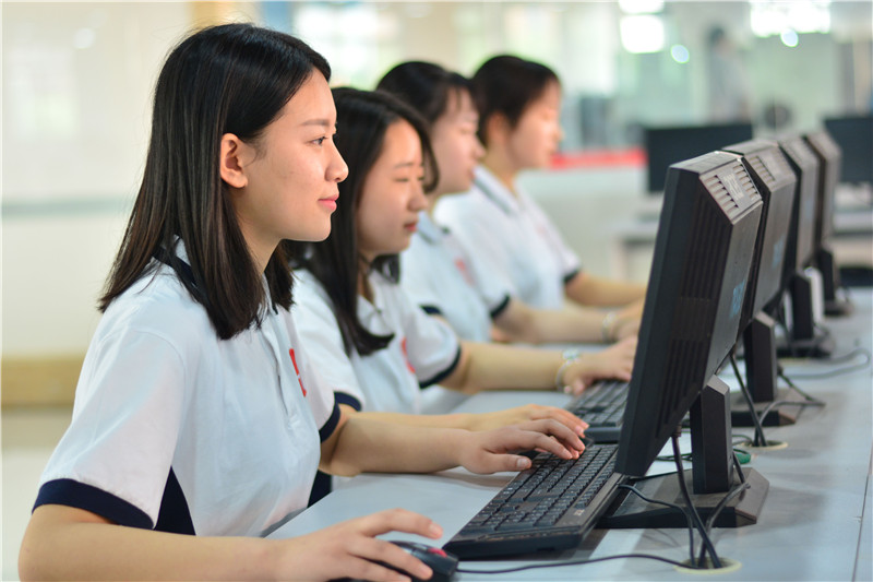 �ɶ����»��߼������W(xu��)У��Ӌ��C���I(y��)�������I(y��)��ô����