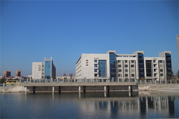 �������̌W(xu��)Ժ���������I(y��)��W(xu��)������Ϣ���̌W(xu��)Ժ��һ���W(xu��)У����