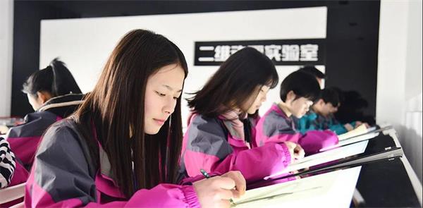 ��W��ý�wUI�OӋ���]�m�������WУ��