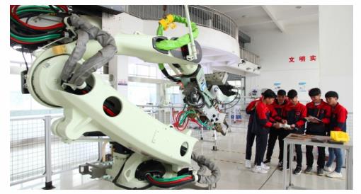 �V���Ƽ����Q�߼������WУ��������