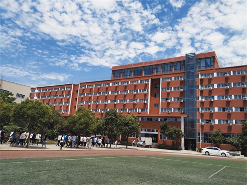 ���(y��ng)�W���W(xu��)У������(ji��n)��