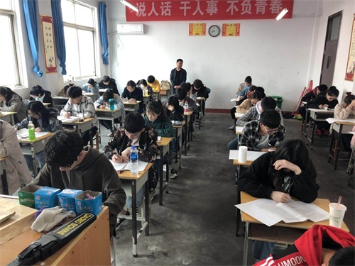 ��ꖚW���W(xu��)У�ò�����