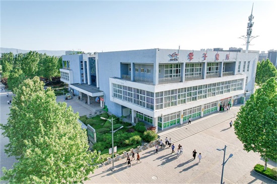 �W(xu��)��(sh��)�ؼӹ����I(y��)ȥ��������W(xu��)У��