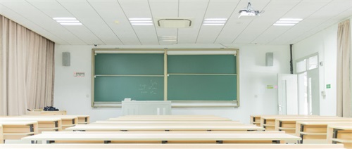 ��ꖿh�еȌ��I(y��)�W(xu��)У�������˷���(w��)�c���팣�I(y��)����