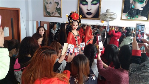 �ɞ�Ӱ�����͎���ô����