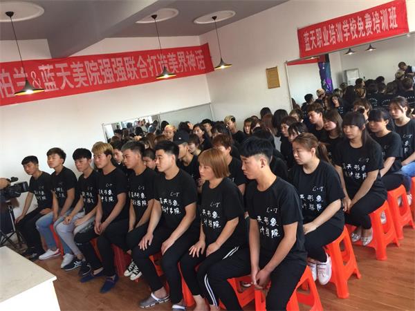 �����{(l��n)���������l(f��)�W(xu��)У���٤�B(y��ng)�����I(y��)��ô���� 